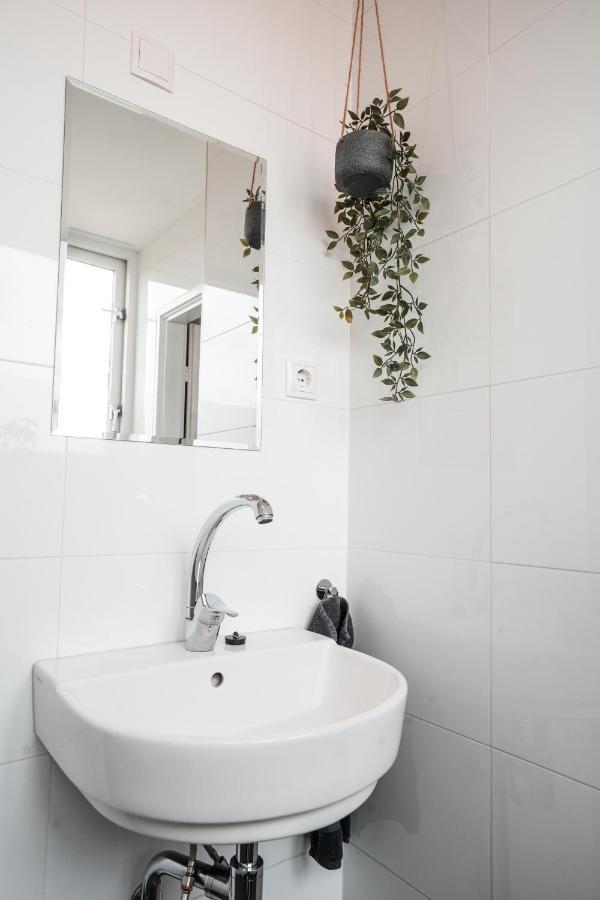חרונינגן The Lion King - 6 Person Linked Apartment With Roof Terrace מראה חיצוני תמונה