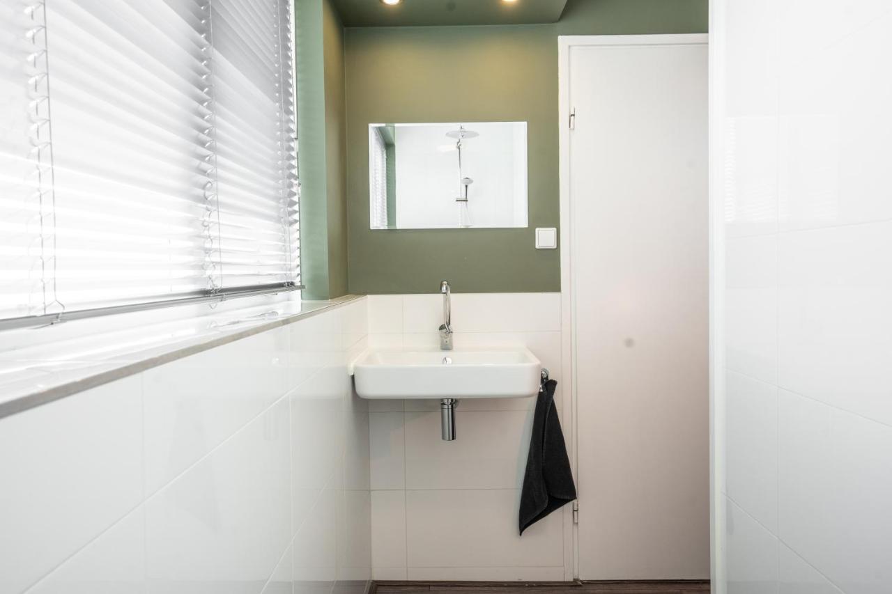 חרונינגן The Lion King - 6 Person Linked Apartment With Roof Terrace מראה חיצוני תמונה