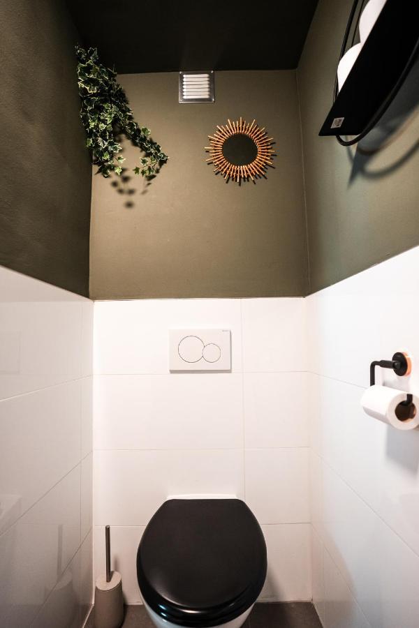 חרונינגן The Lion King - 6 Person Linked Apartment With Roof Terrace מראה חיצוני תמונה