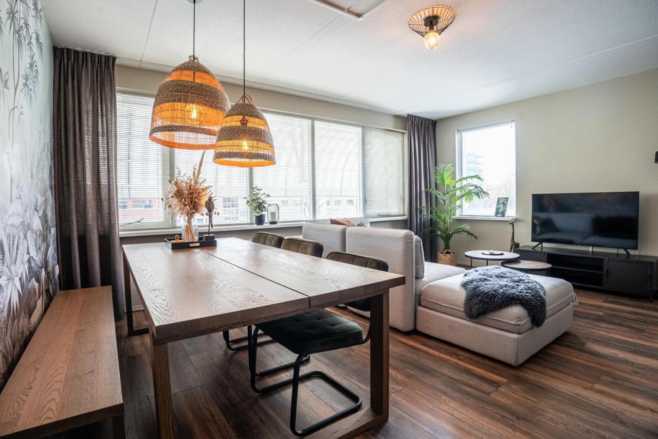 חרונינגן The Lion King - 6 Person Linked Apartment With Roof Terrace מראה חיצוני תמונה