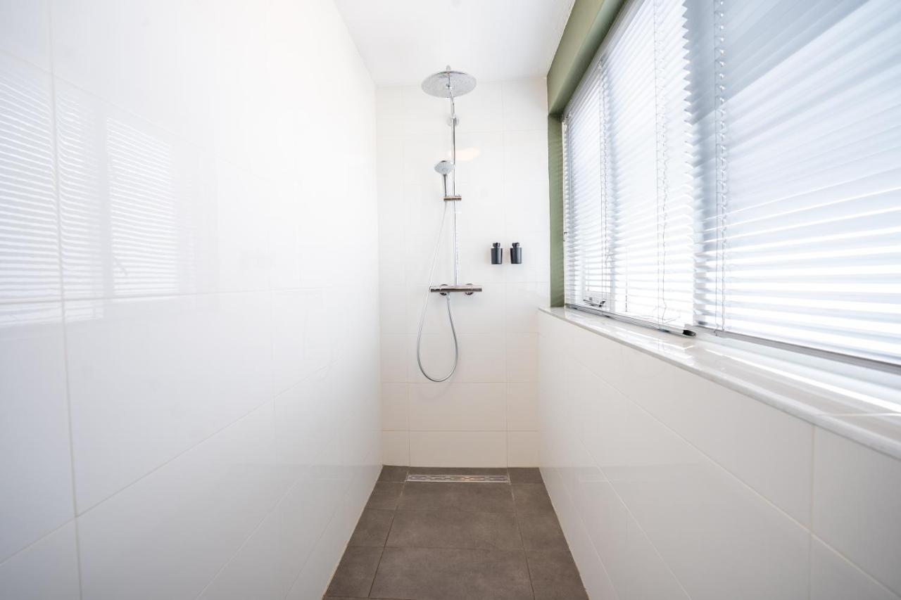 חרונינגן The Lion King - 6 Person Linked Apartment With Roof Terrace מראה חיצוני תמונה
